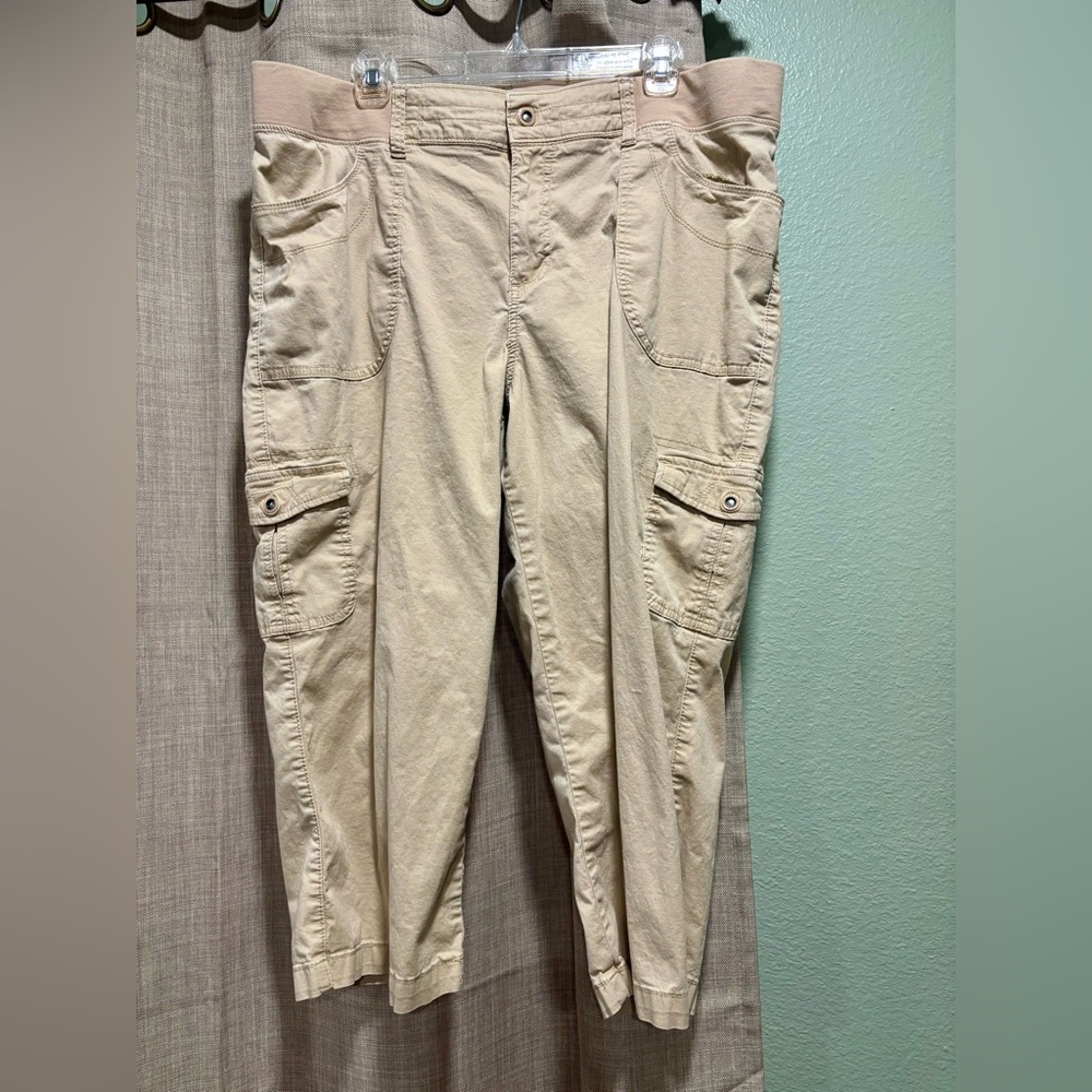 Lee Beige Cargo Capris with Elastic Waistband